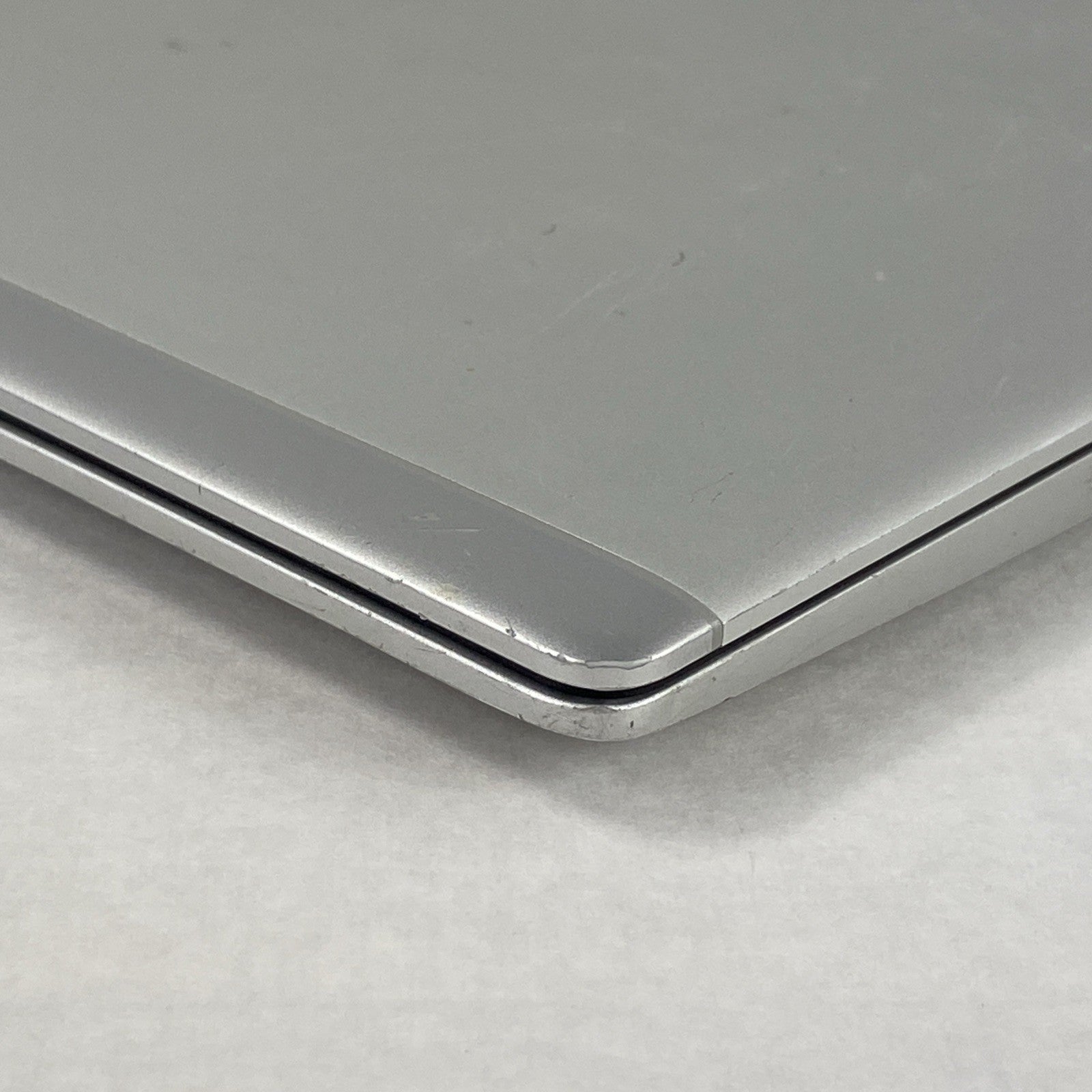 HP EliteBook 850 G6 Core i7-8565U 1.80GHz 8GB RAM 15.6" No Battery No HDD No OS