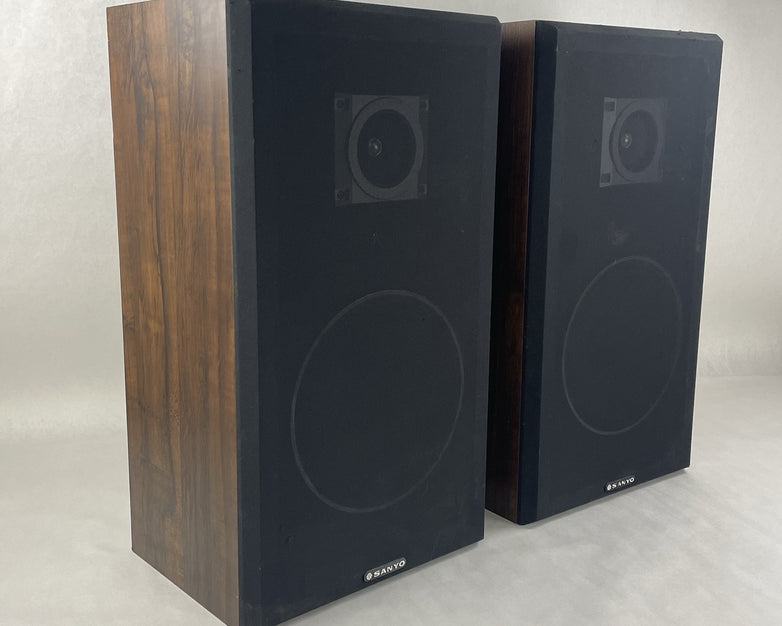 Sanyo SS-340 26" Home Audio Floor Standing Walnut Speaker Pair 8 Ohm