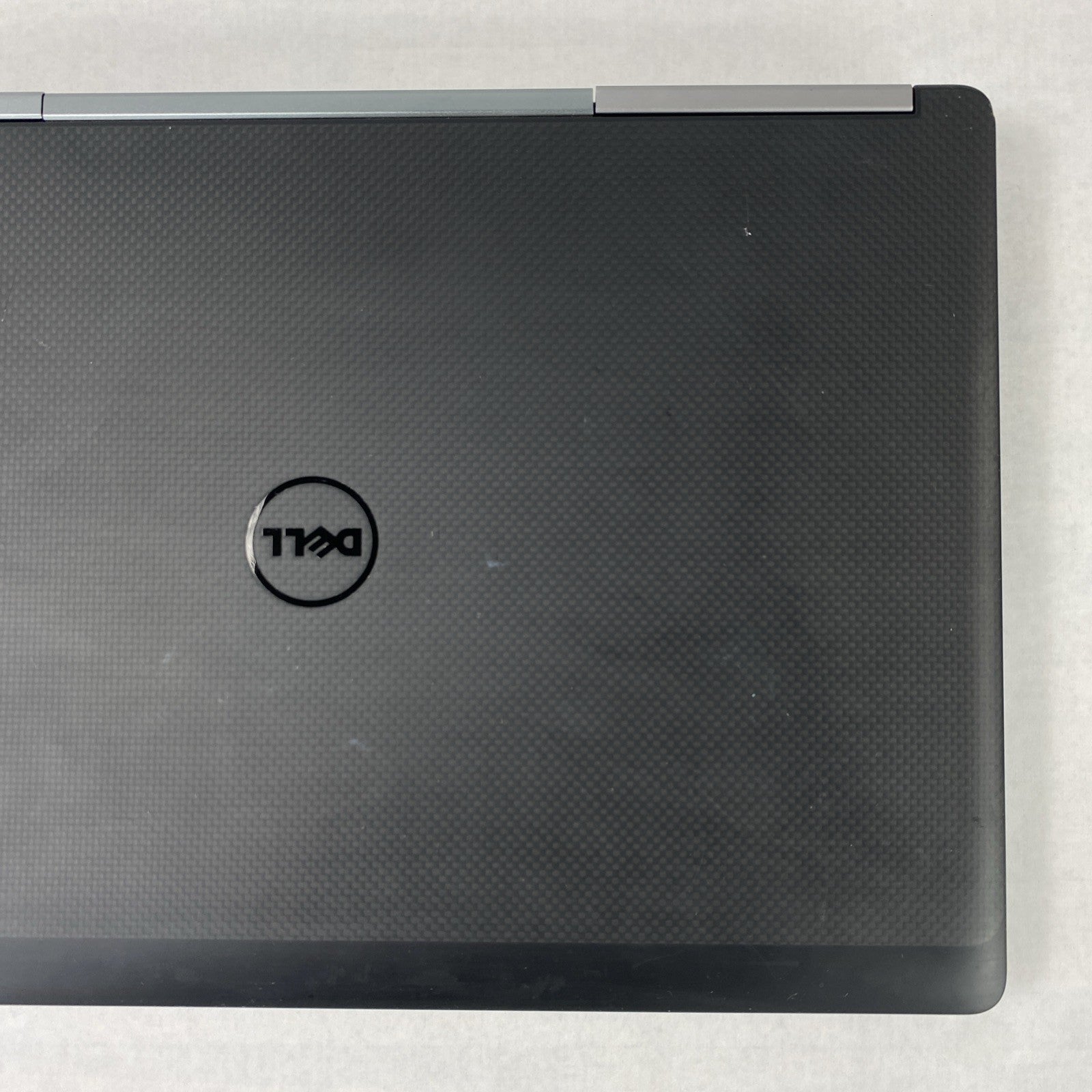 Dell Precision 7710 Intel Xeon E3-1505M v5 2.80 GHz 8 GB RAM 17.3" No HDD No OS