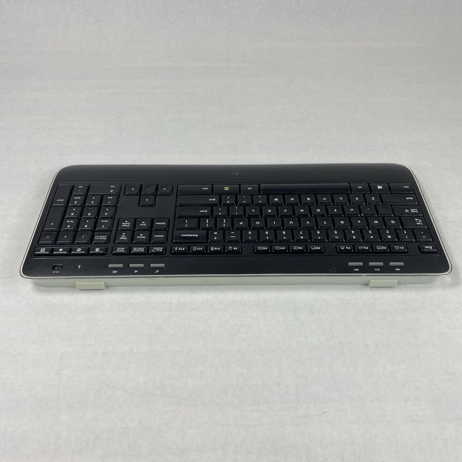 Logitech K520 Y-R0012 Wireless Keyboard No USB Dongle Power Tested - Lot of 4