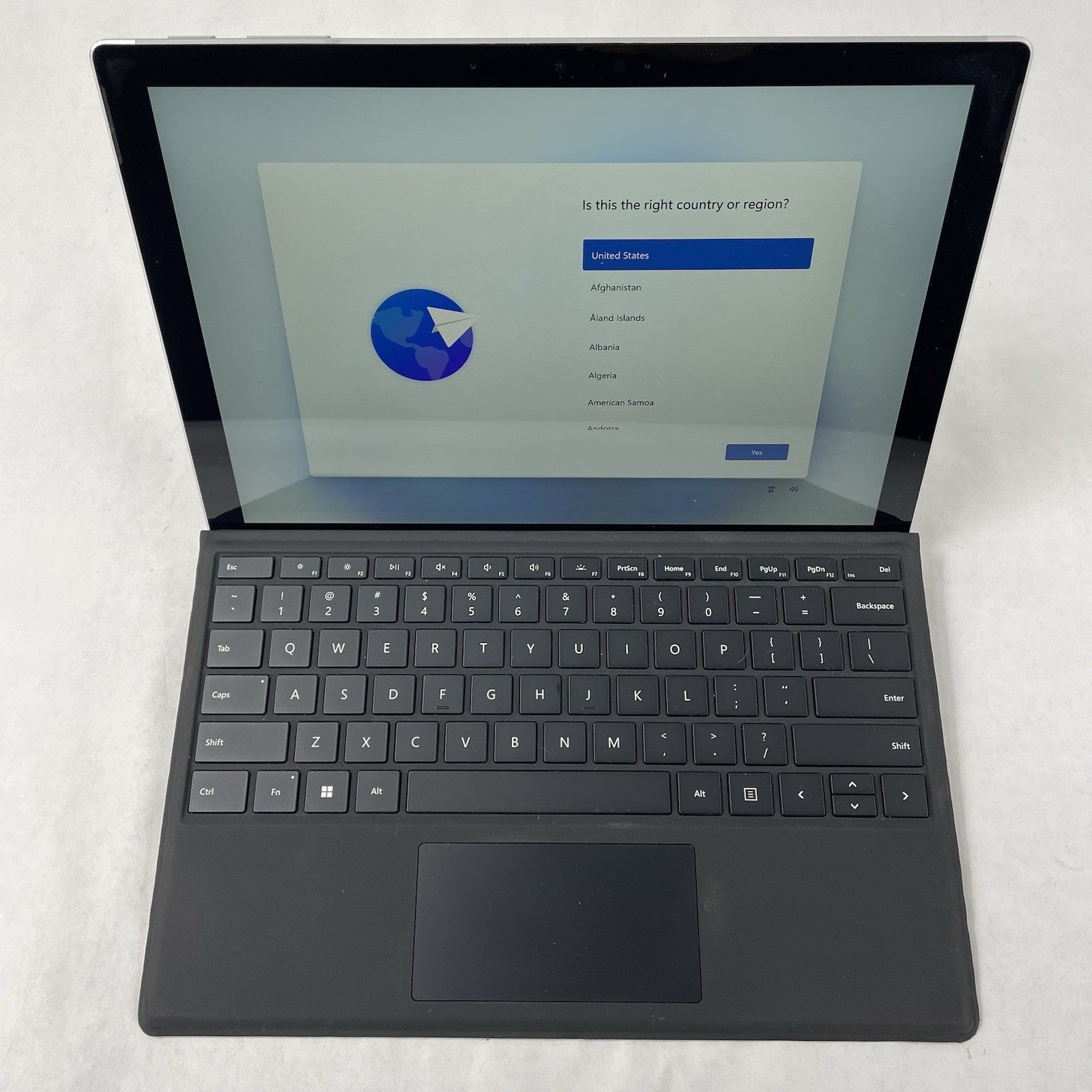 MicroSoft Surface Pro 7 13.3" i7-1065G7 1.30 GHz 16 GB RAM 256 GB SSD Windows 111