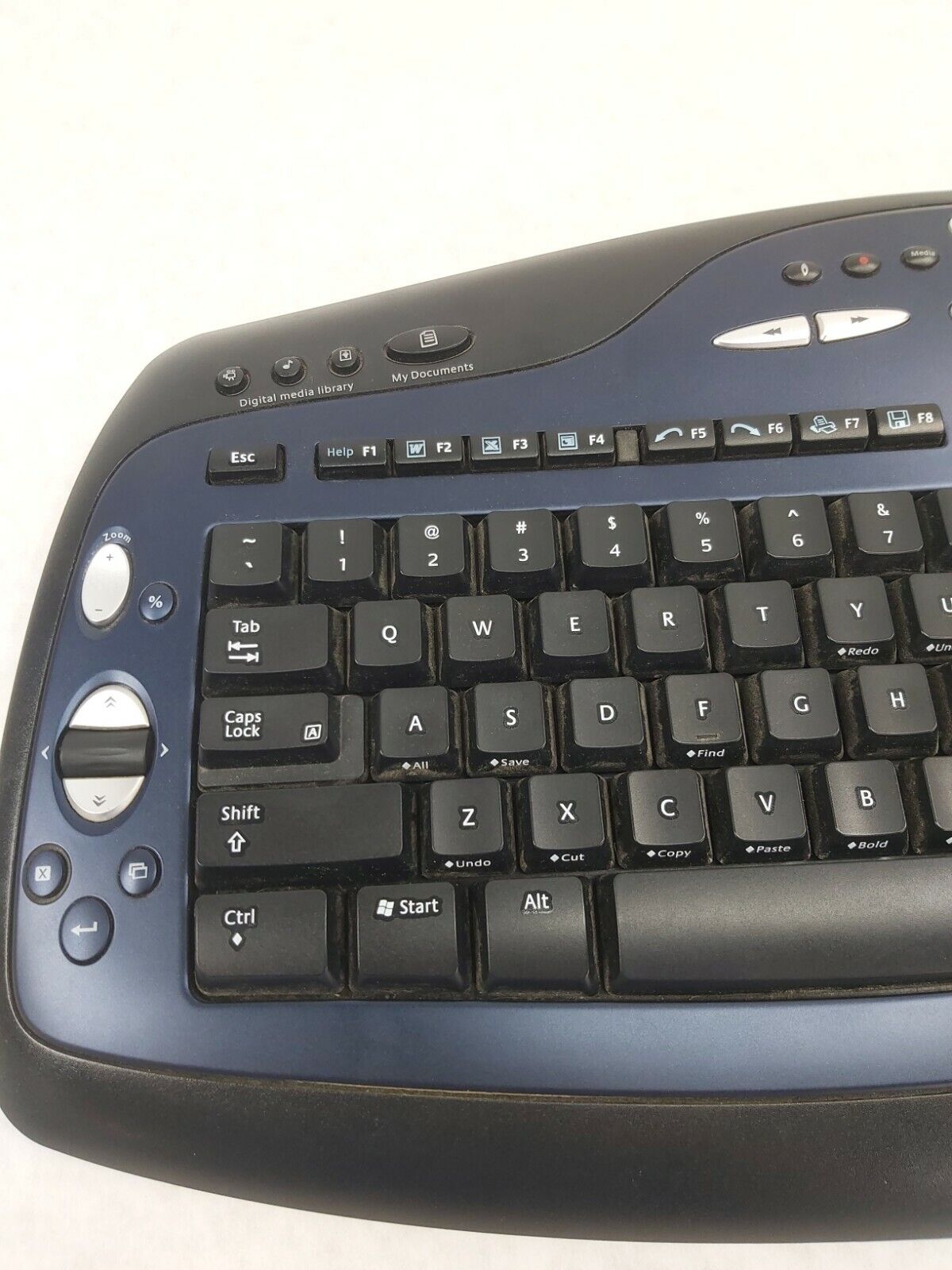 Logitech Y-RR54 LX-700 Cordless Wireless Keyboard CANADA 210 No Mouse/Dongle