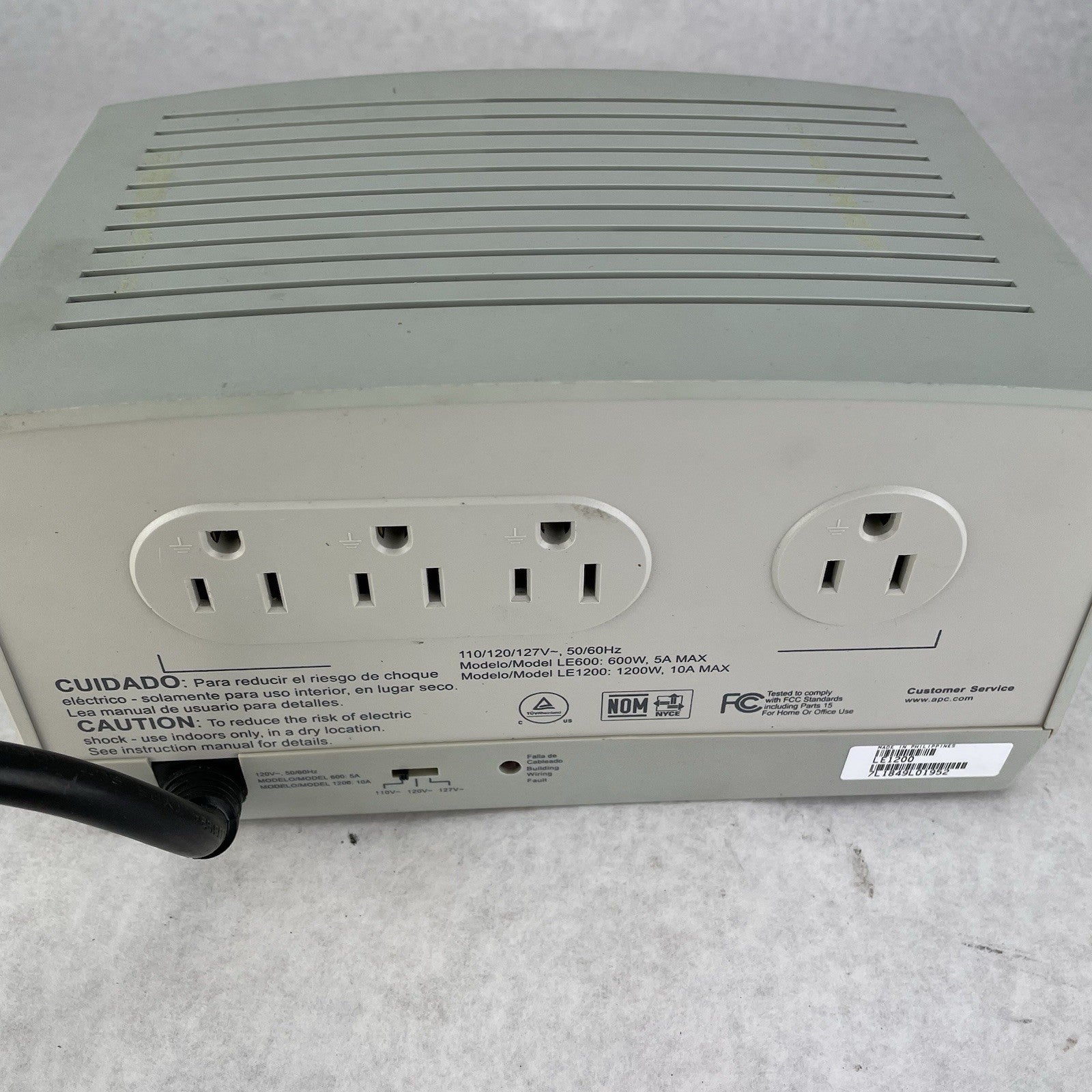 APC Automatic Voltage Regulator LE1200 Line-R 1200VA Parts Or Repair