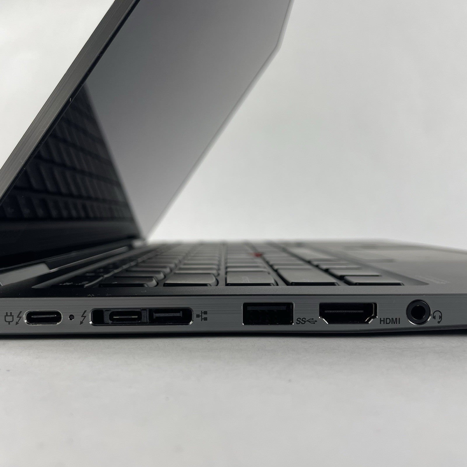 Lenovo ThinkPad X1 Yoga Gen5 14" i5-10310U 1.70 GHz 8 GB RAM No SSD/OS/AC4
