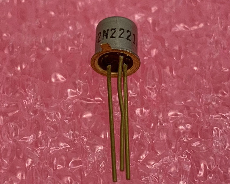 Fairchild 2N2221A Bipolar Transistor (Lot of 7)