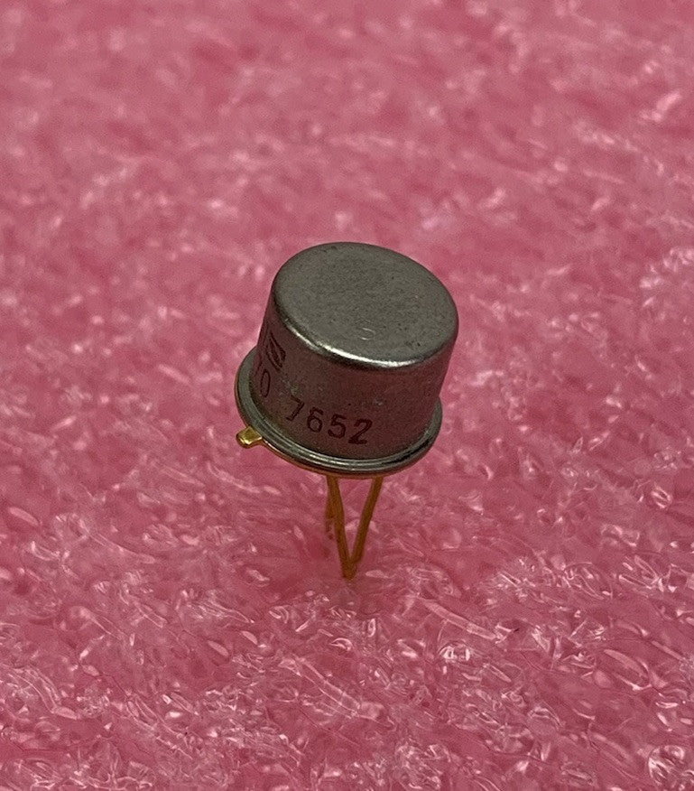 2N2270 7652 Transistor (Lot of 7)