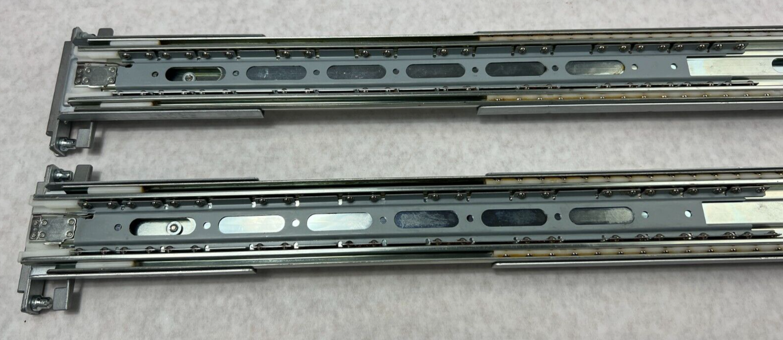Kingslide 374518 2u-4u 30" Rails US6851773 Outers Only
