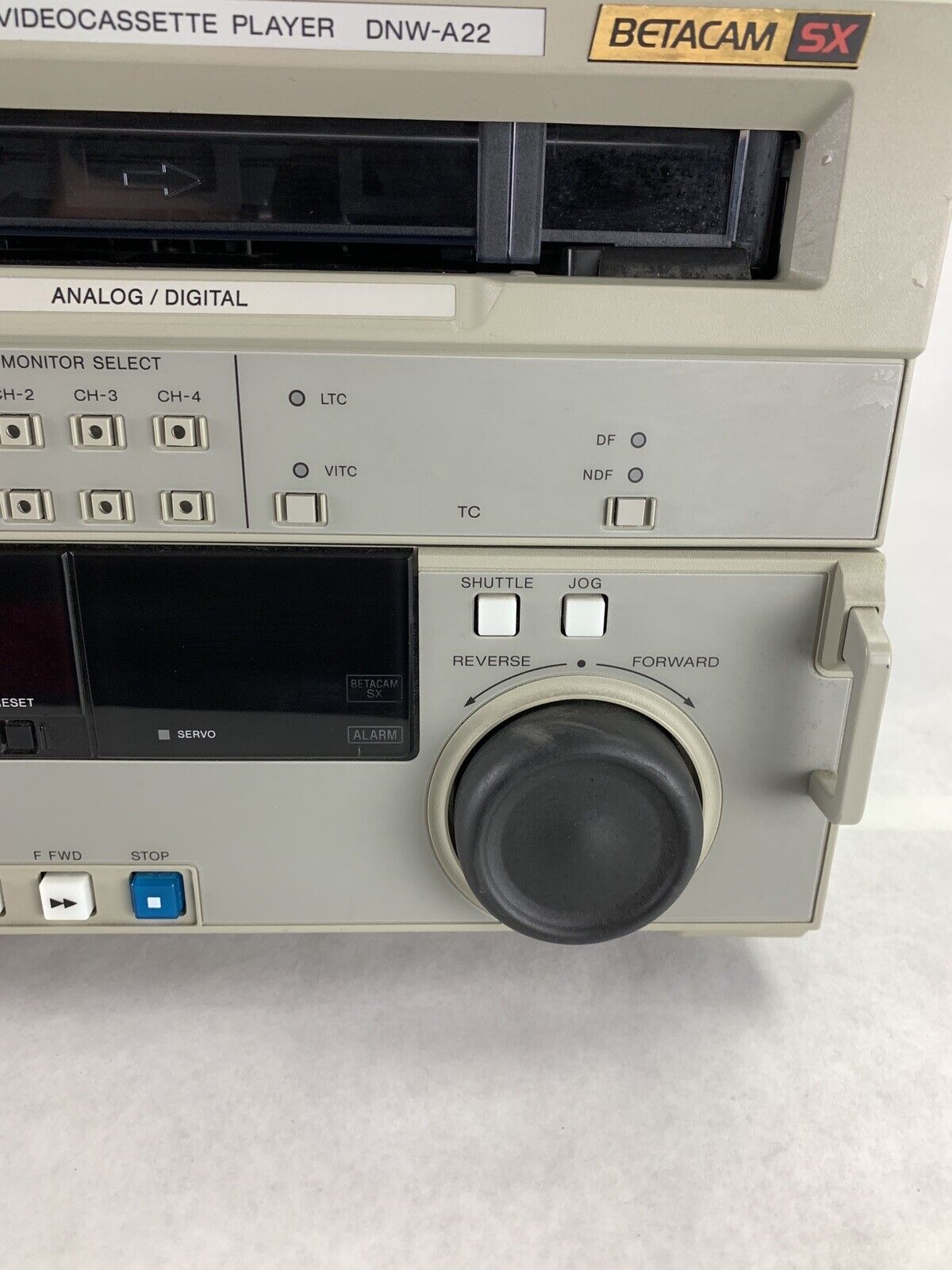 Sony Betacam SX digital Video Cassette Player DNW A22 For Parts and Repair