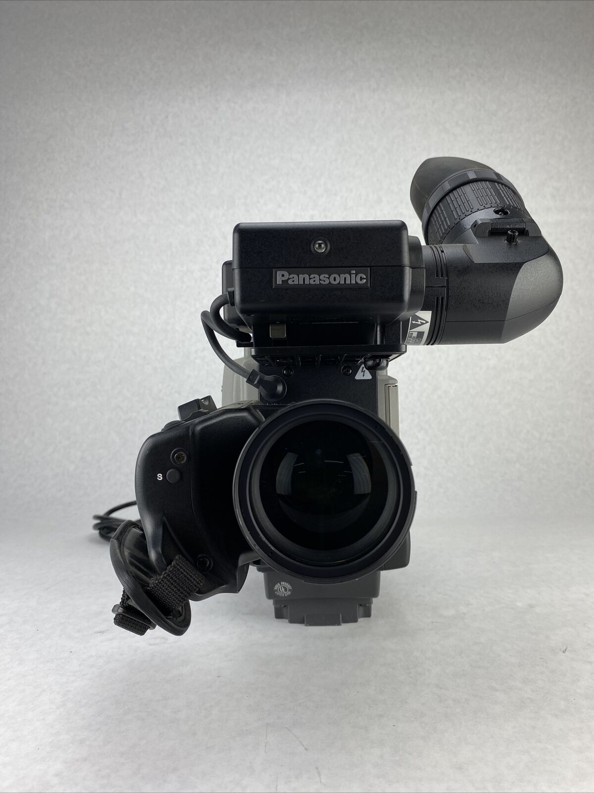 Panasonic WV-F565 Color Video Camera 10Bit/HS-Fit with WV-PS34 Power Unit