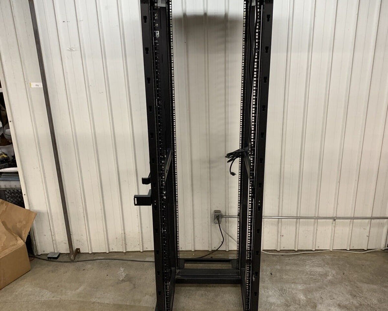 Siemen Vertipod Server Rack 45U Vp2-0AC111 Right Side No Panels
