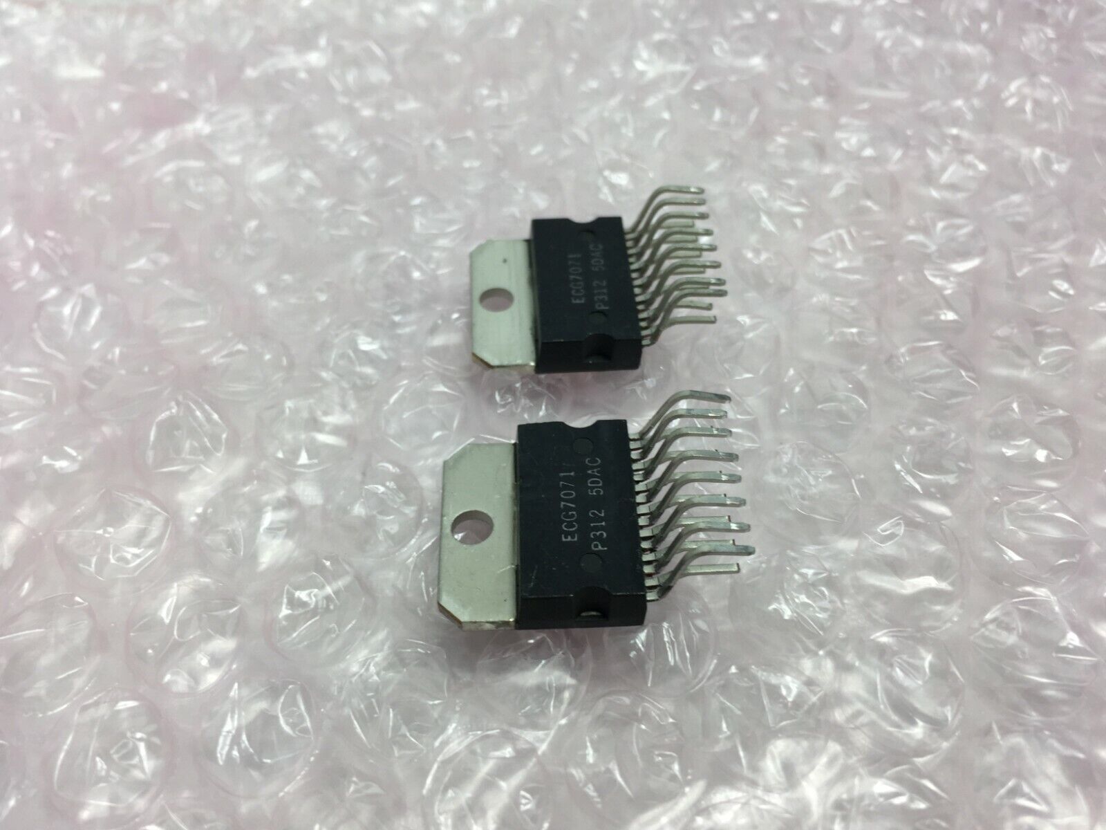 Sylvania ECG7071  Integrated Circuits   Lot of 2  NOS