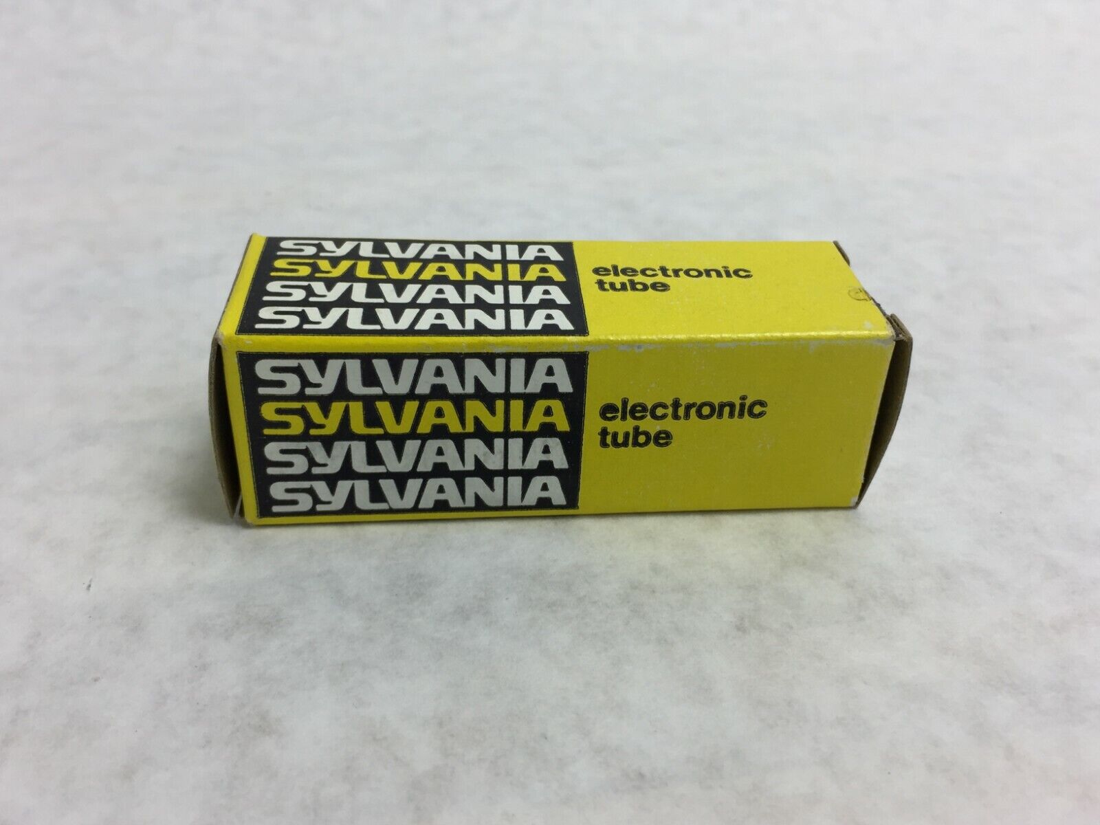 Sylvania 4CS6 Vacuum Tube