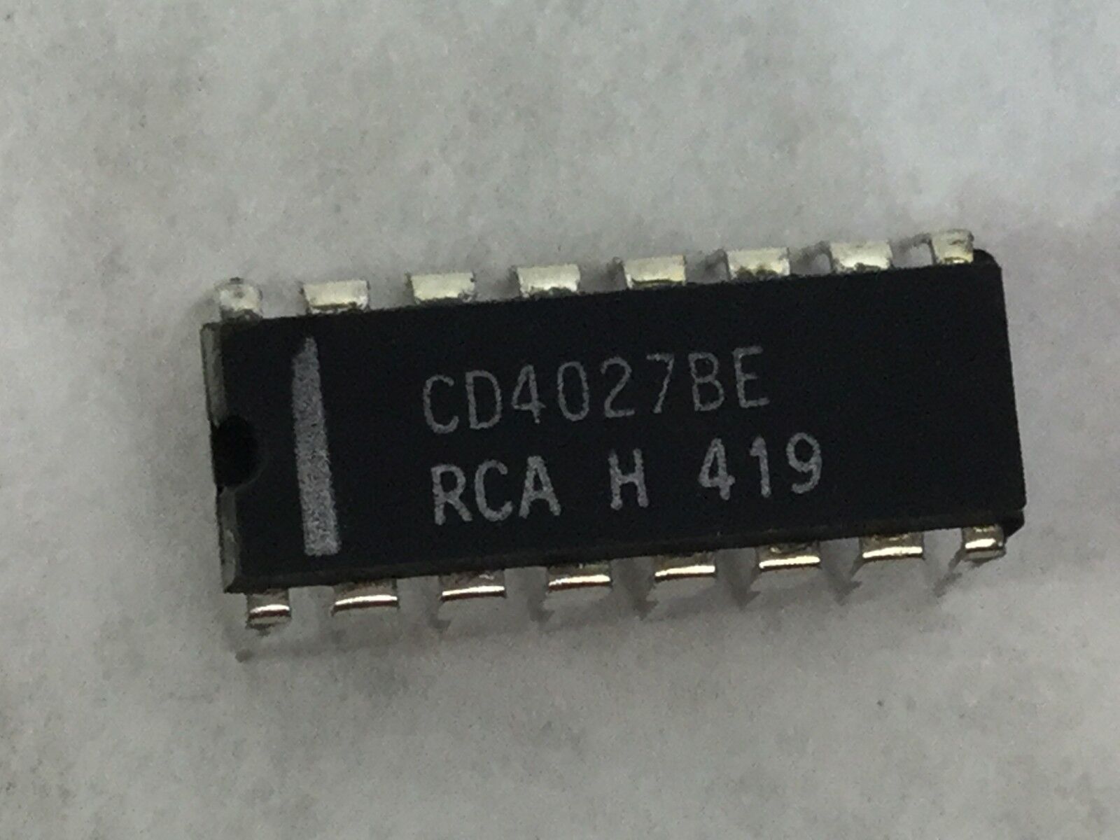 Genuine RCA CD4027BE  Integrated Circuit  16 Pin Dip  Lot of 21