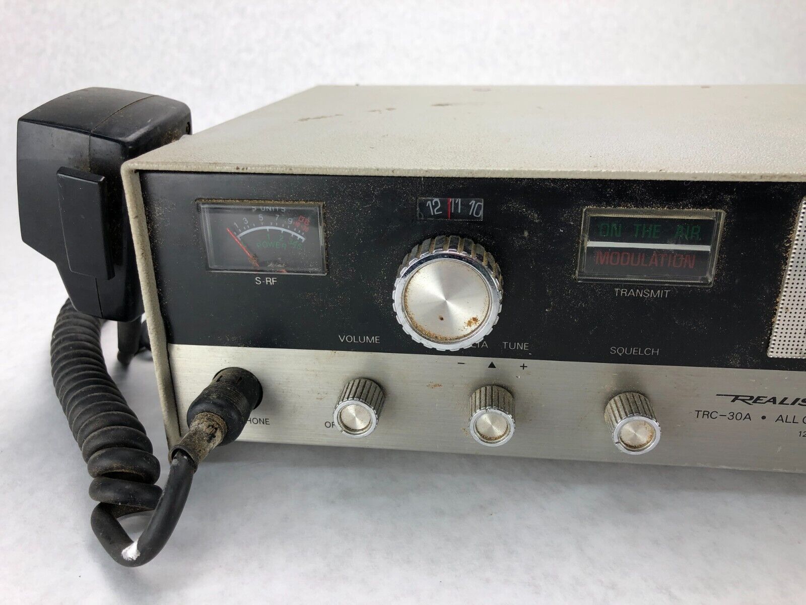 Vintage Realistic Navaho 23 Channel CB Base Transceiver Model TRC-30A Untested