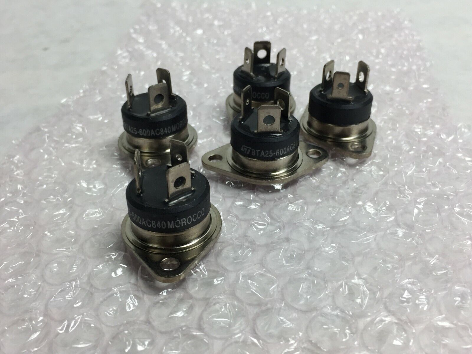 ST BTA25-600AC840 TRIAC  Lot of 5