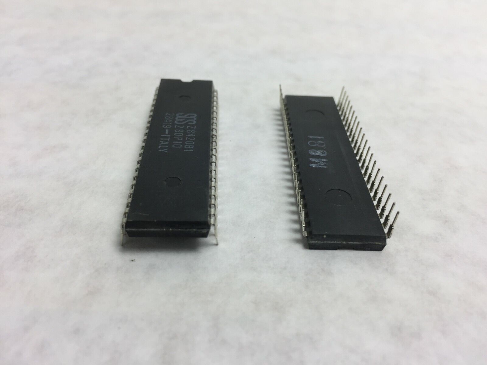 (2)  SGS Z8420B1 PIO Parallel In/Out Controller   NOS  Lot of 2
