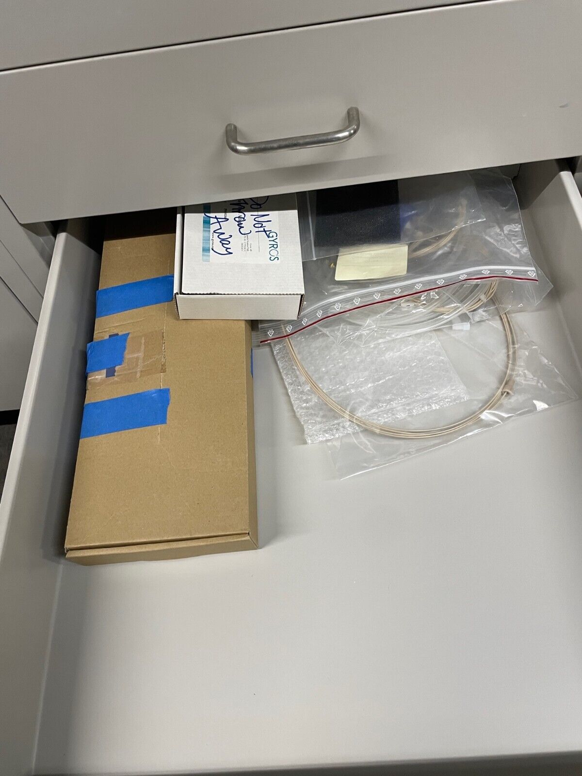 Gyros AB Gyrolab Immunoassays Laboratory Analysis System, GW10080, 2009