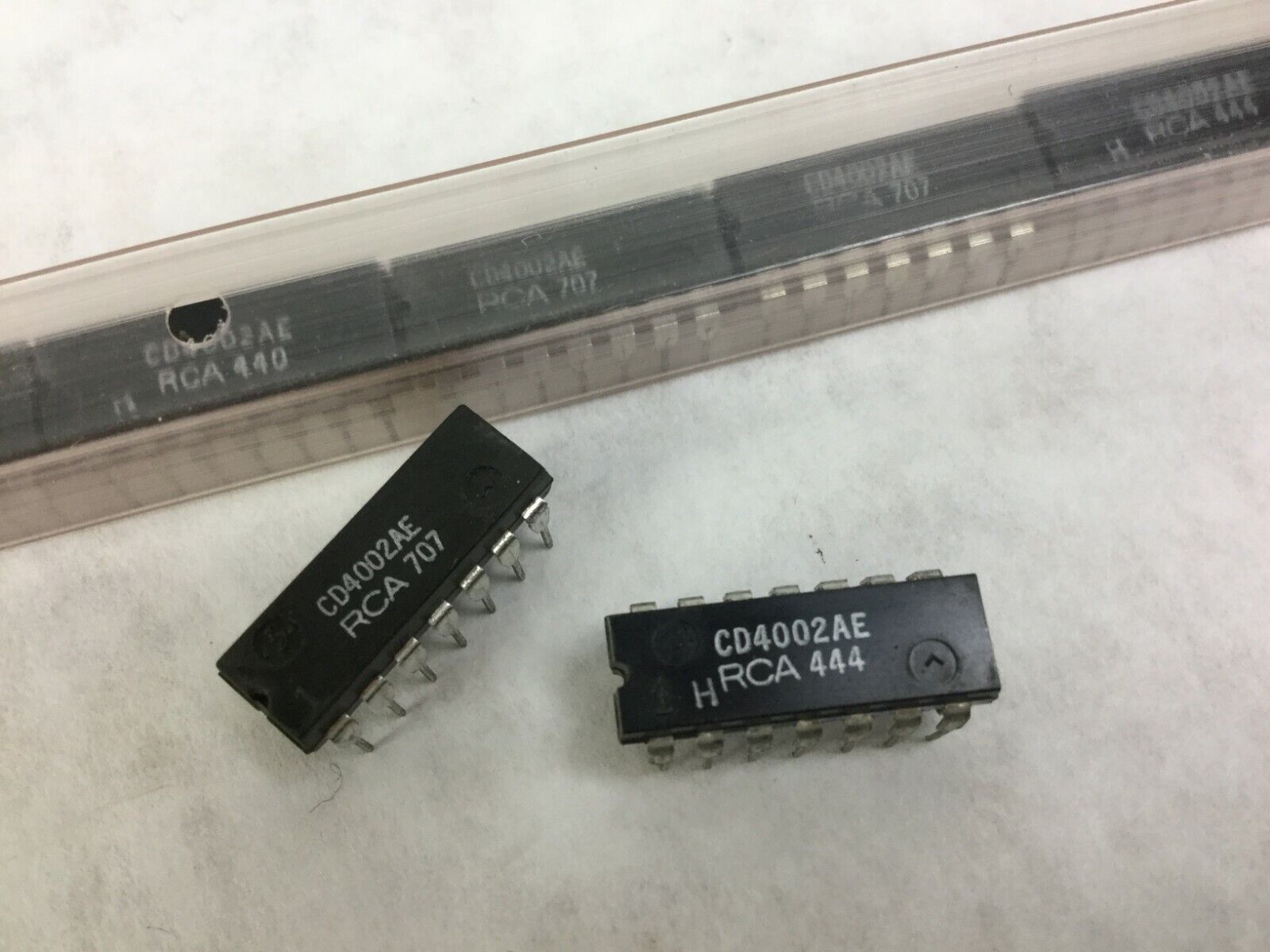 Genuine RCA CD4002AE Integrated Circuit  14 Pin Dip  Lot of 10