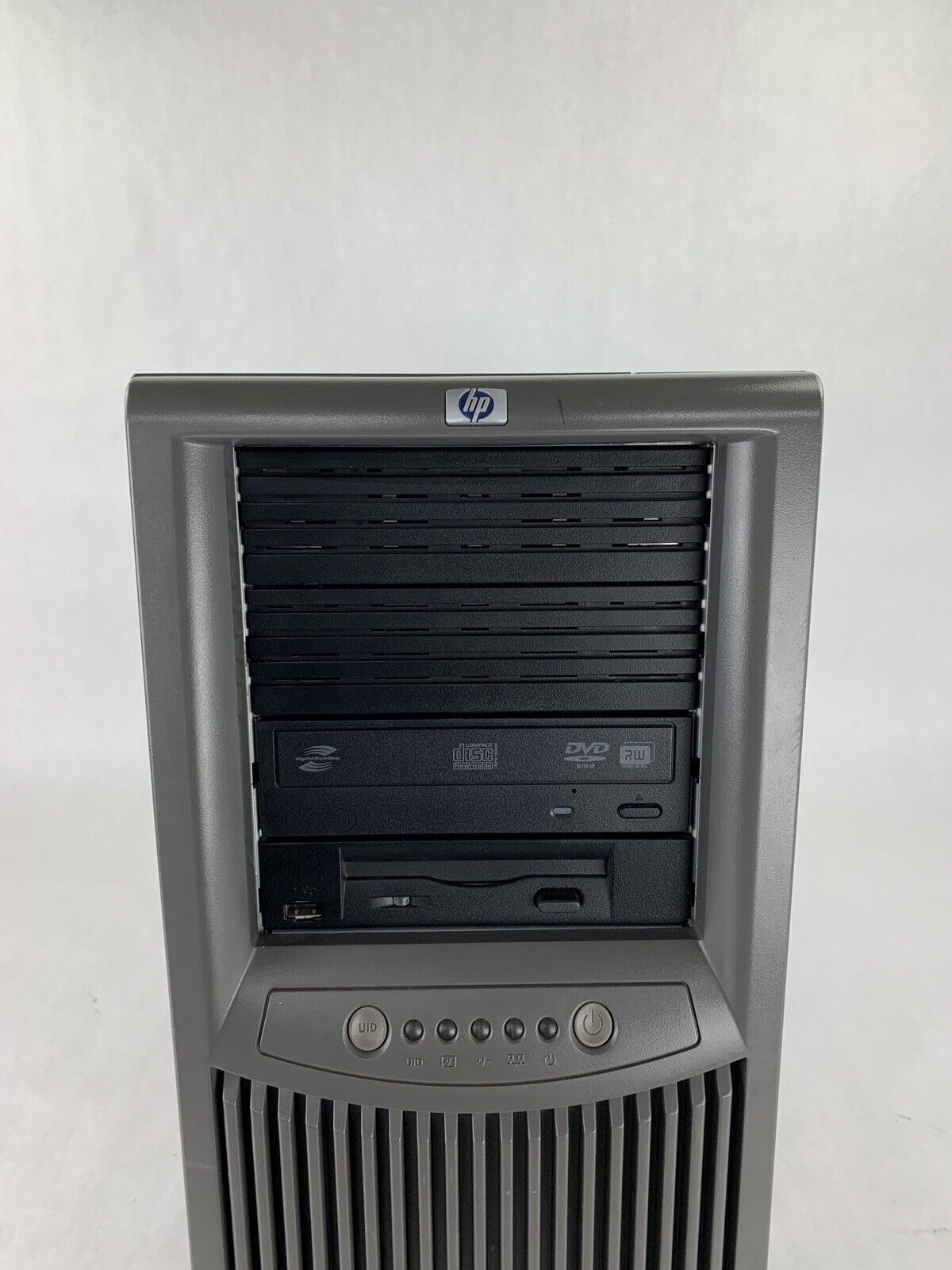 HP Proliant ML350 G4P Tower 1x Xeon 3.00 GHz 2 GB Ram No OS No HDD No Raid