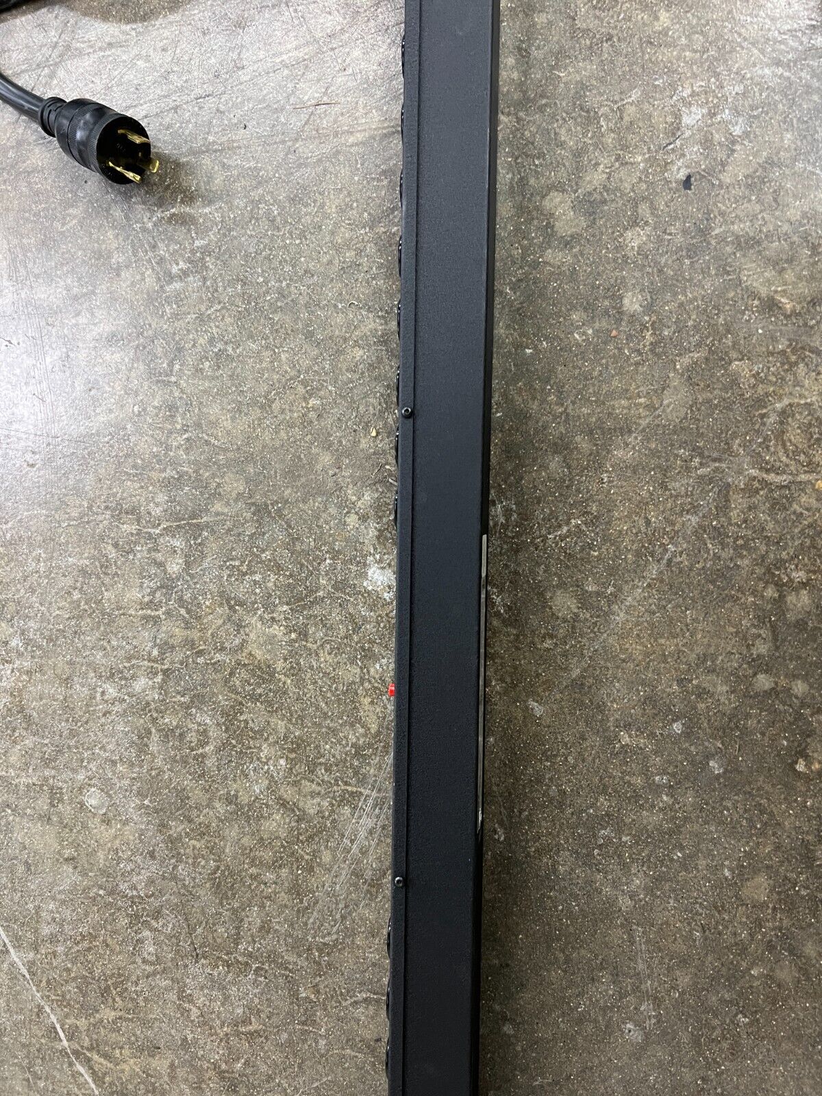 Geist XPBM240-103D20TL5 Smart PDU NEMA 5-20R Plug 30A 120V 24 Outlets