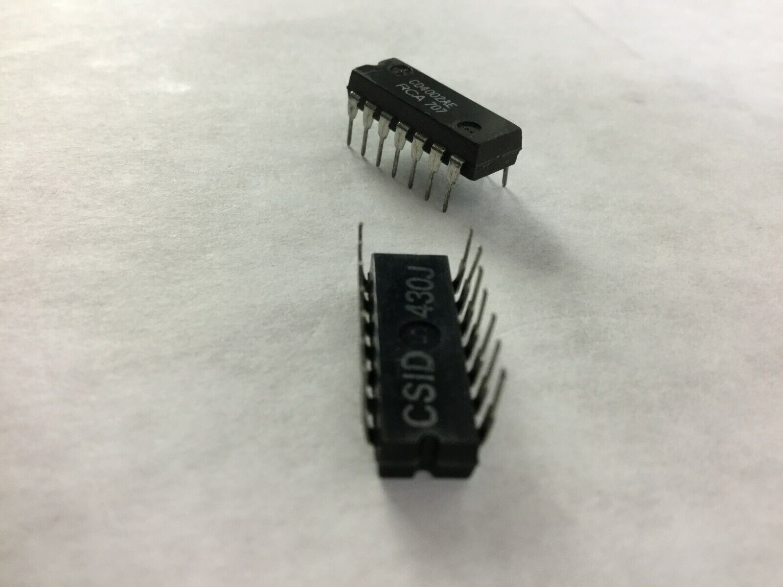 Genuine RCA CD4002AE Integrated Circuit  14 Pin Dip  Lot of 10