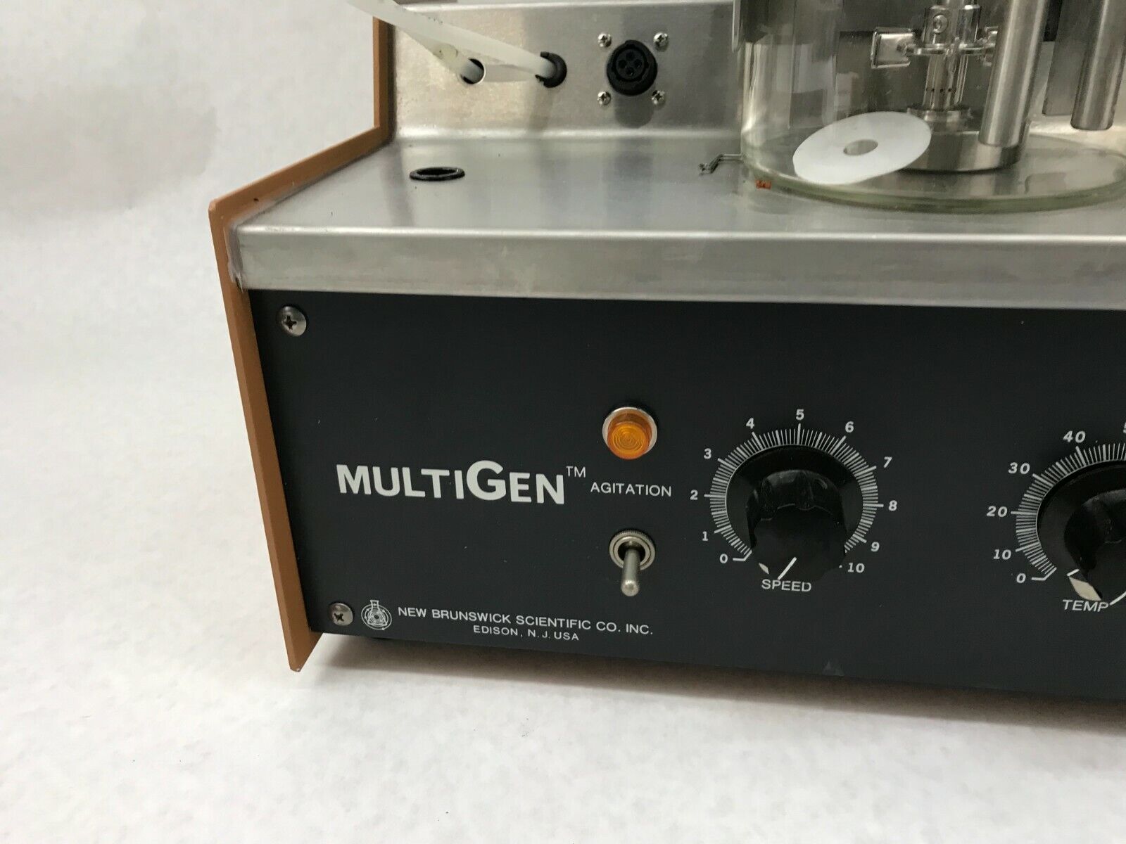 New Brunswick Scientific MultiGen Air Fermenter F-2000 w/ Glass Vessel Mixer
