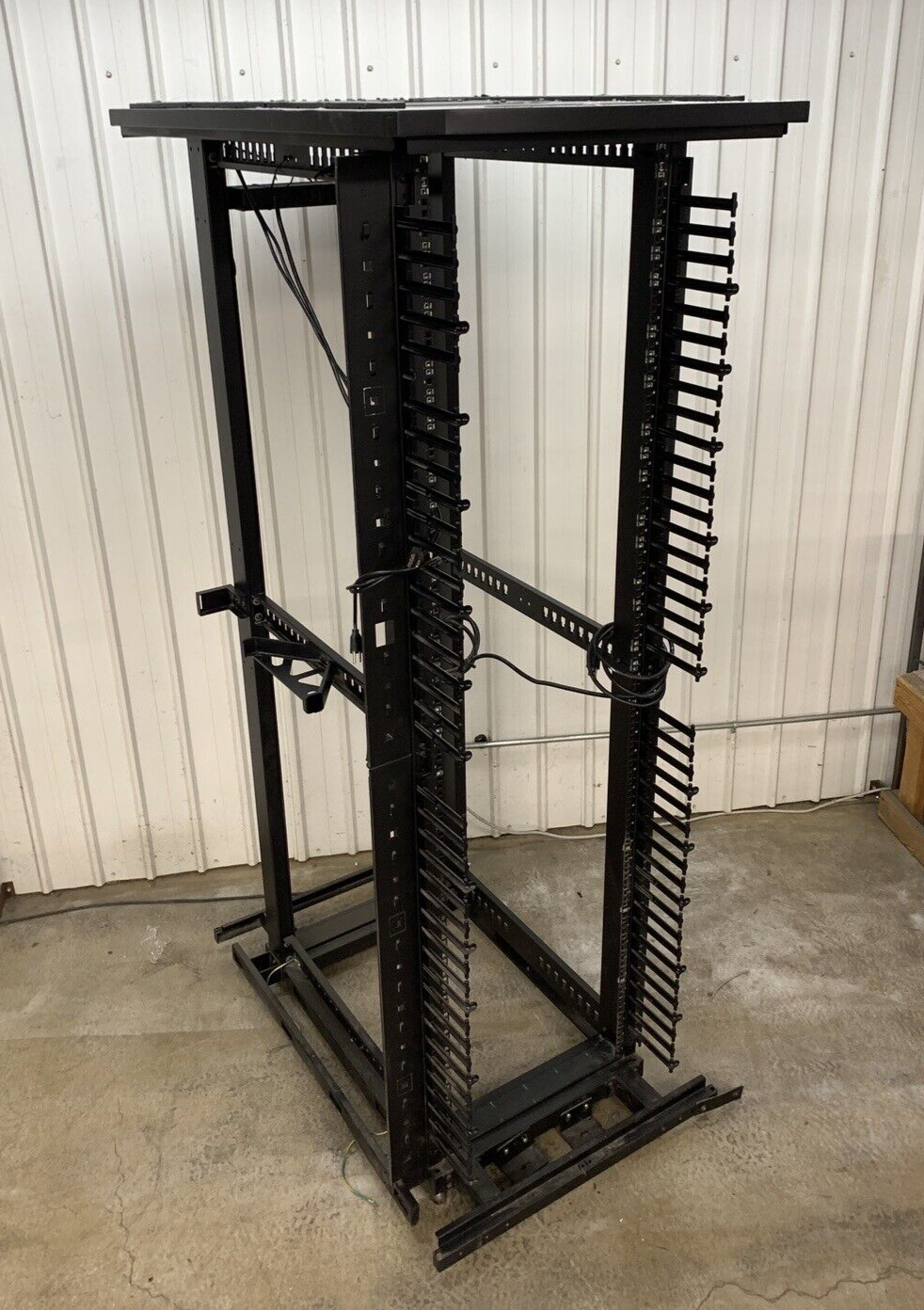 Siemen Vertipod Server Rack 45U Vp2-0AC111 Left Side No Panels