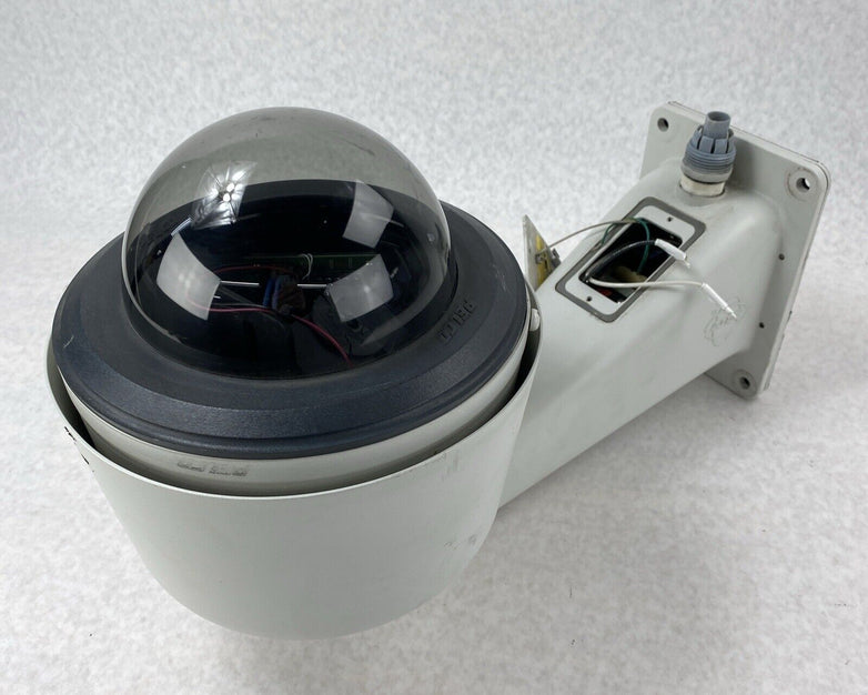 Pelco DF5-PG-E0 Outdoor Pendant Tinted Camera Dome w/ Wall Mount and Components