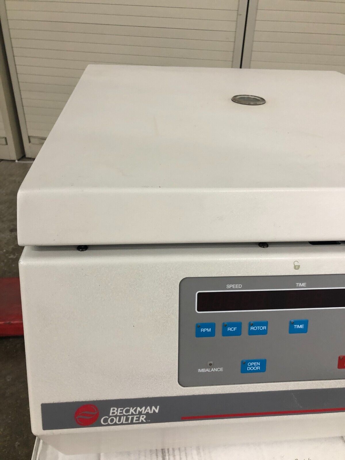 Beckman Coulter Spinchron DLX Benchtop Swing Bucket Centrifuge 365303