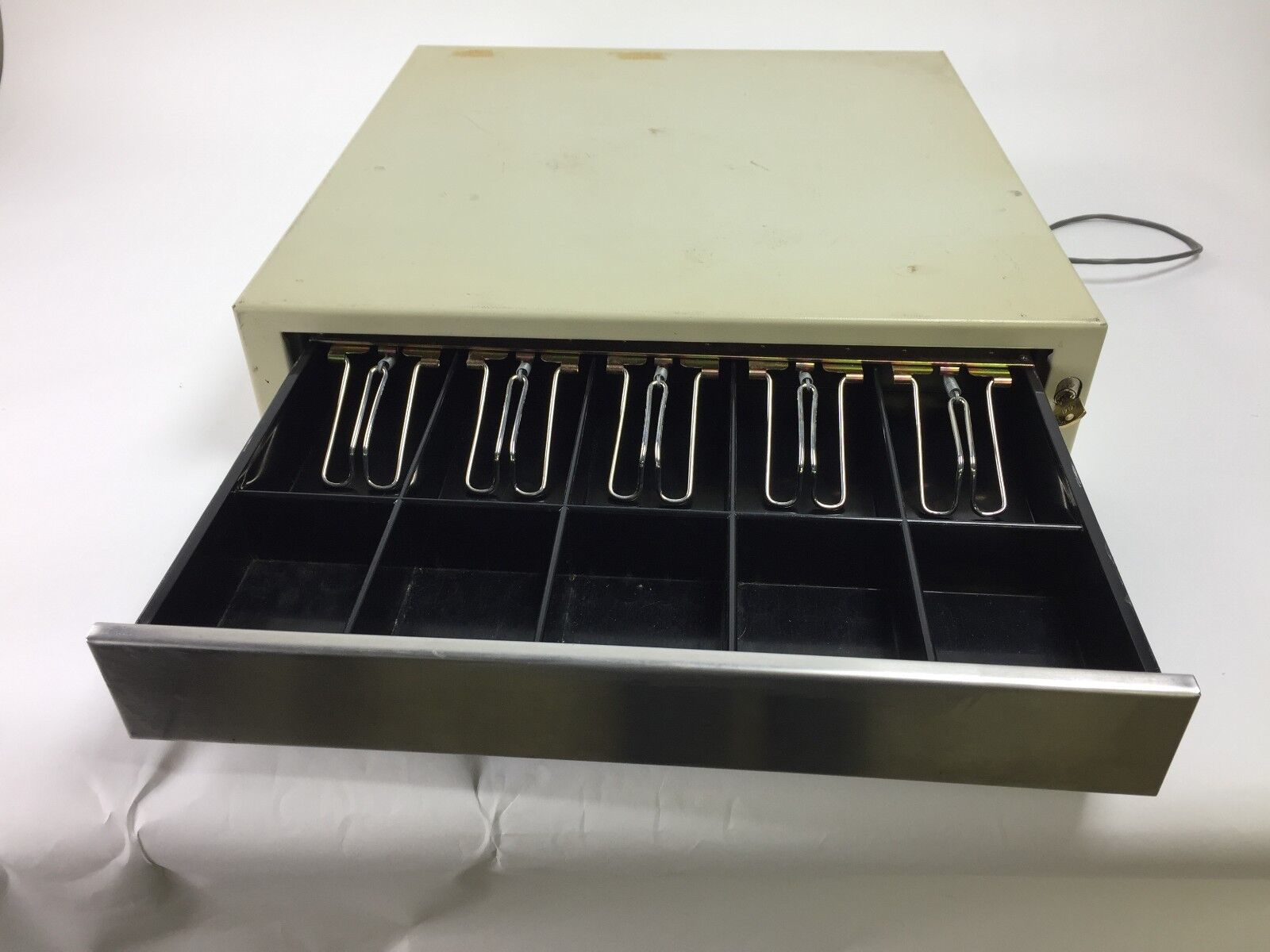 MMF Industries Model ECD 232 Vintage POS Retail Cash Drawer Register, 4V, 12V