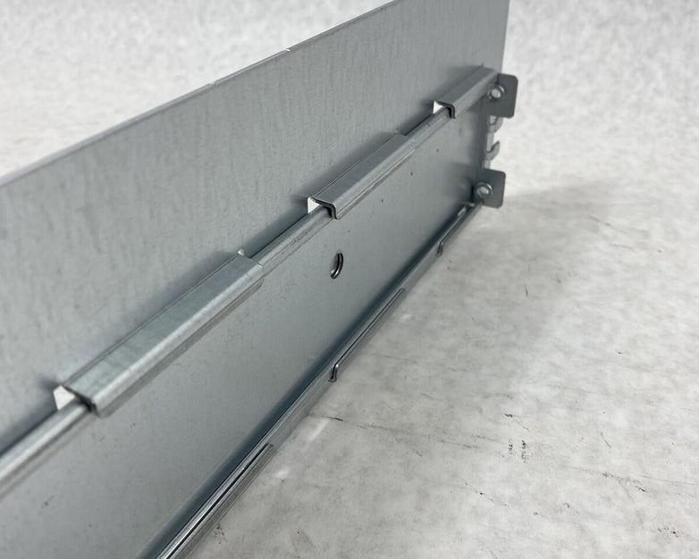 EMC Server Rail 042-004-593 Sliding On 042-004-932 RIGHT side RAIL ONLY