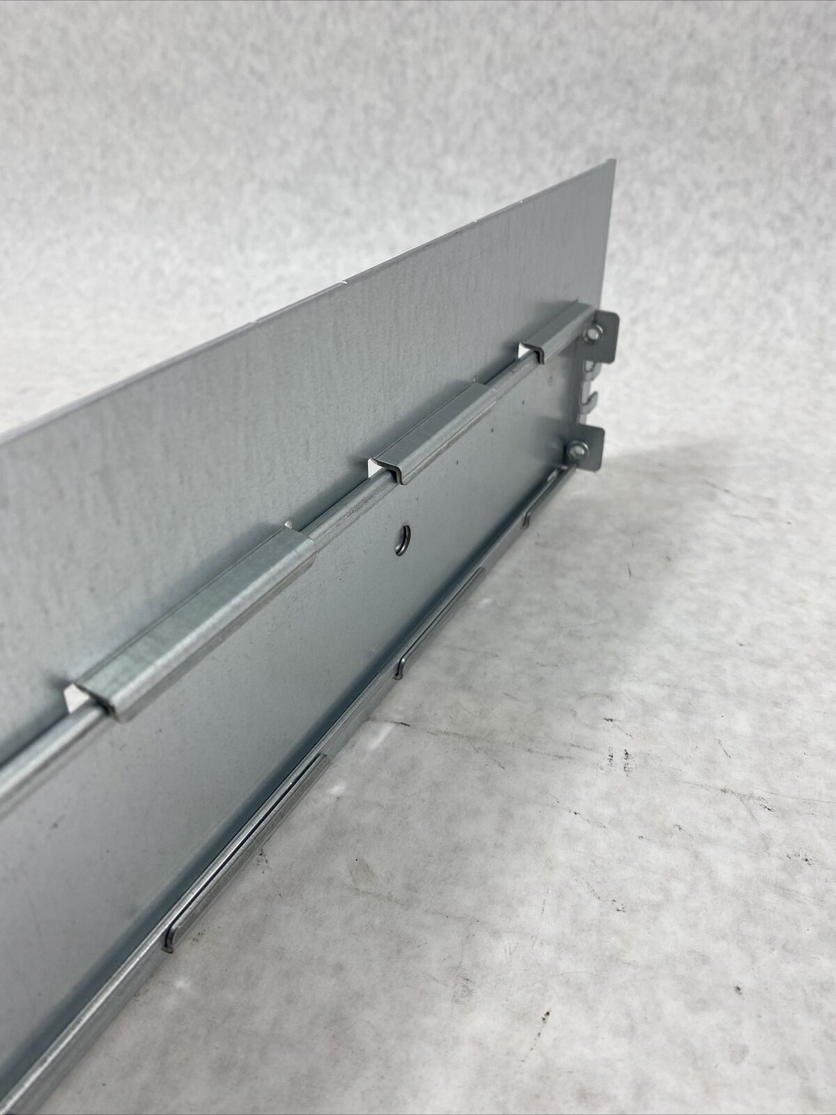 EMC Server Rail 042-004-593 Sliding On 042-004-932 RIGHT side RAIL ONLY