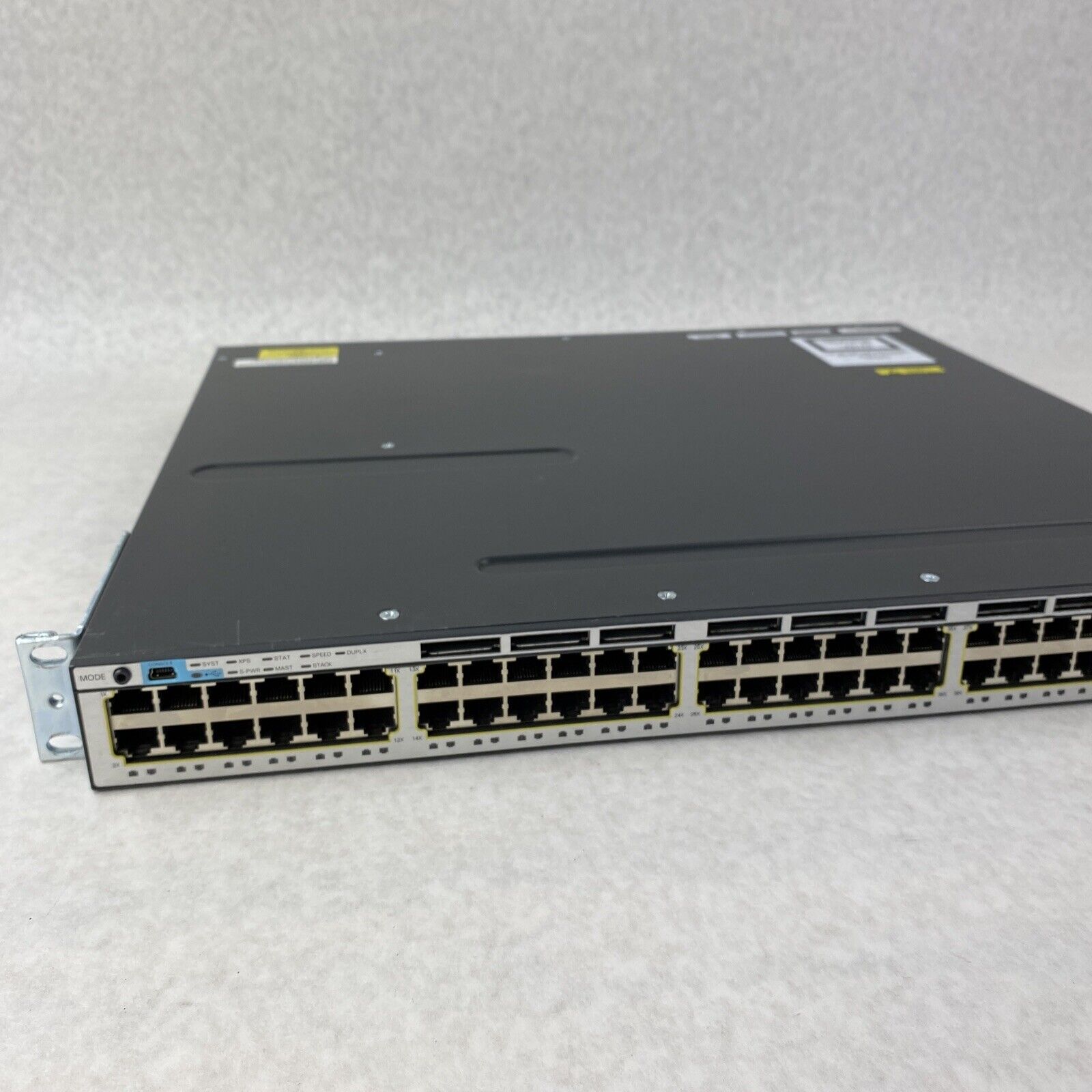 Cisco WS-C3750X-48T-E V04 Catalyst 3750 X-Series 48-Port Gigabit Ethernet Switch