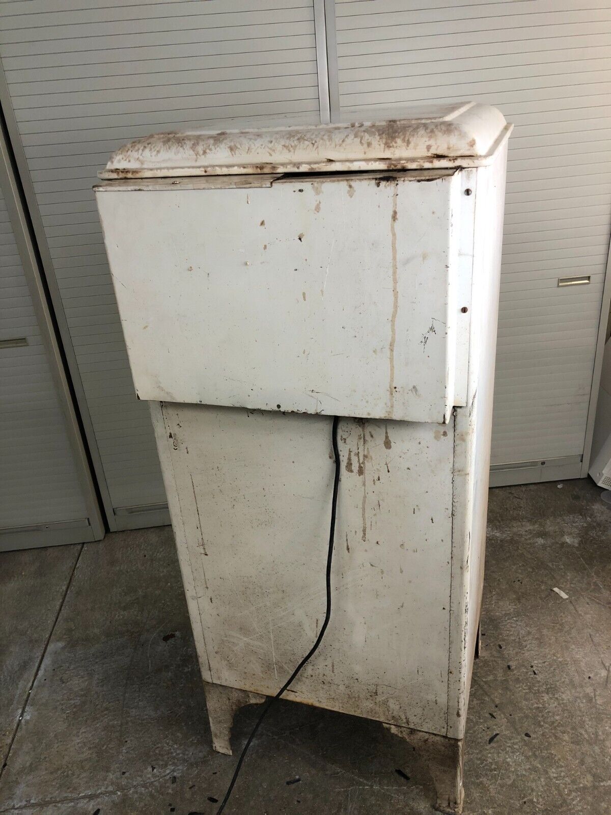 Vintage Westinghouse Refrigerator Fridge Ice Box 24" x 24" x 57"