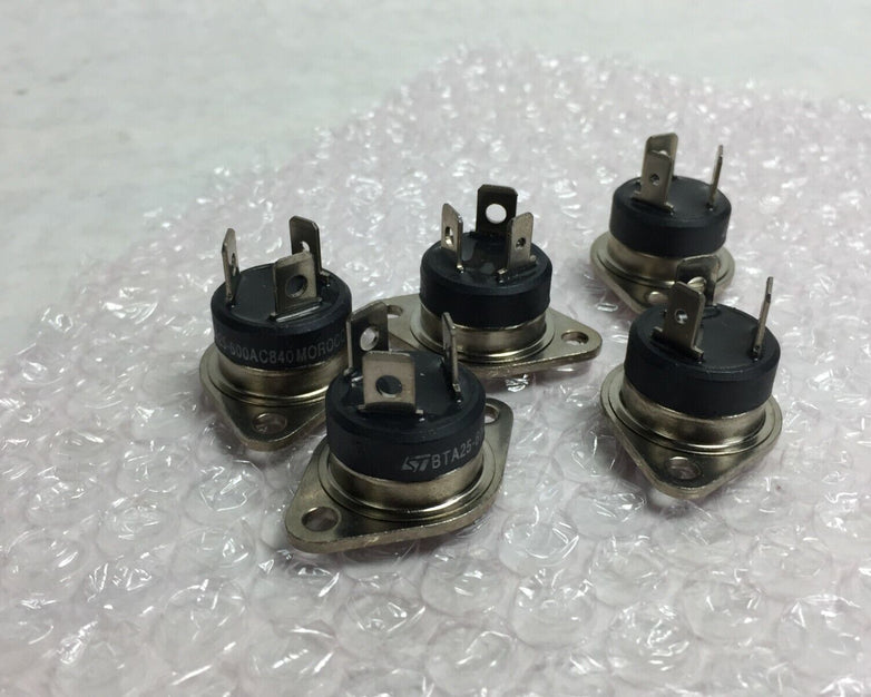 ST BTA25-600AC840 TRIAC  Lot of 5