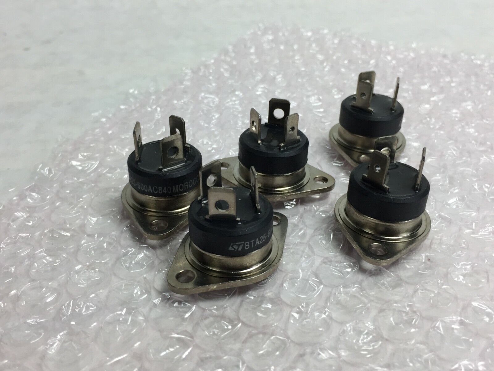 ST BTA25-600AC840 TRIAC  Lot of 5