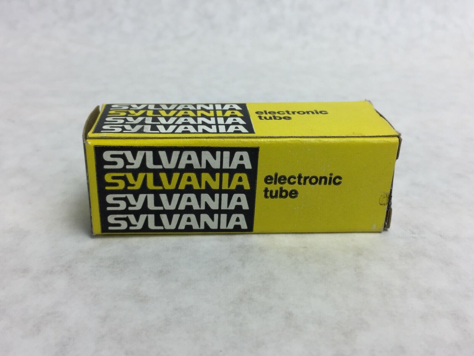 Sylvania 4CS6 Vacuum Tube