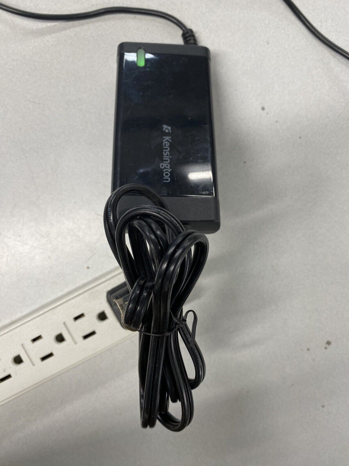 Kensington AD-80S AC/DC Power Supply Adapter with 19V Green Card and J Tip