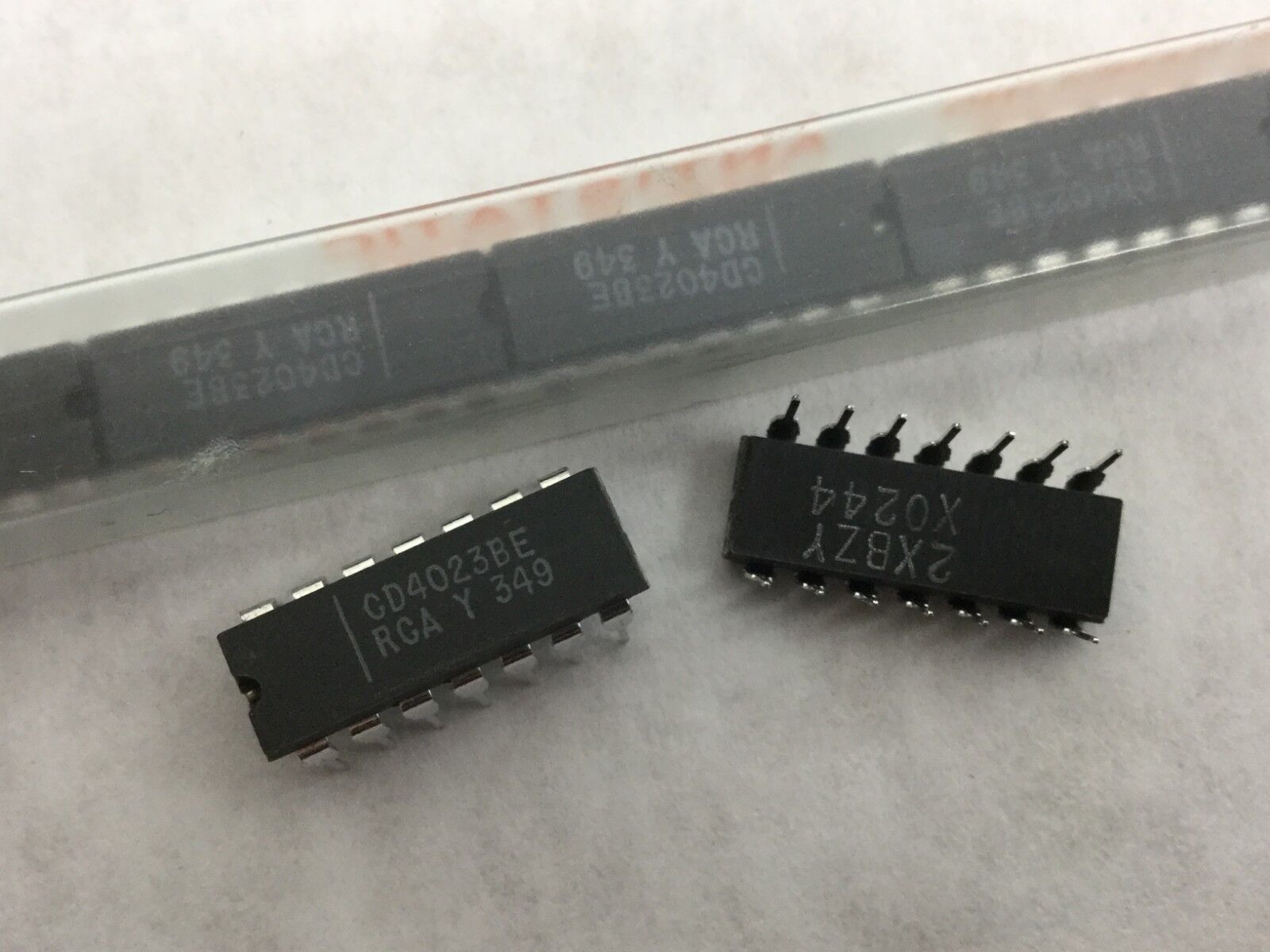 Genuine RCA CD4023BE  Integrated Circuit  14 Pin  Lot of 24