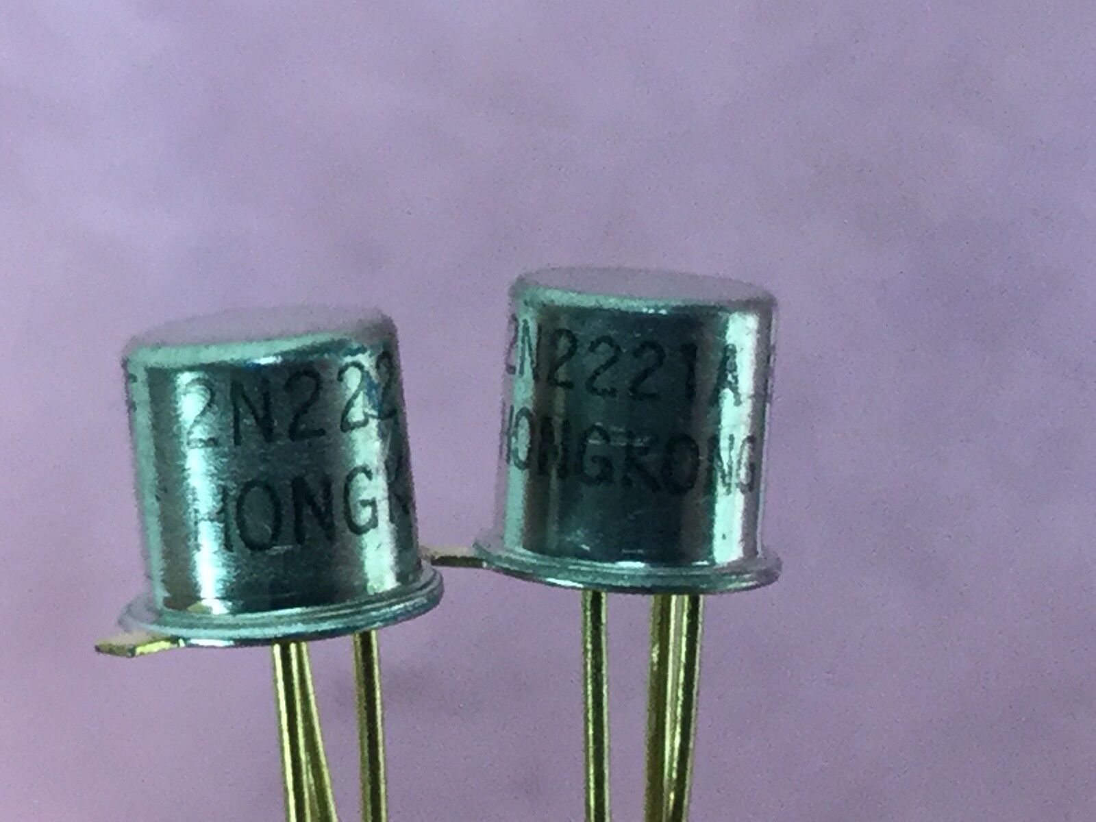 NEW Fairchild 2N2221A Bipolar Transistors - BJT, TO-18, Lot of 20