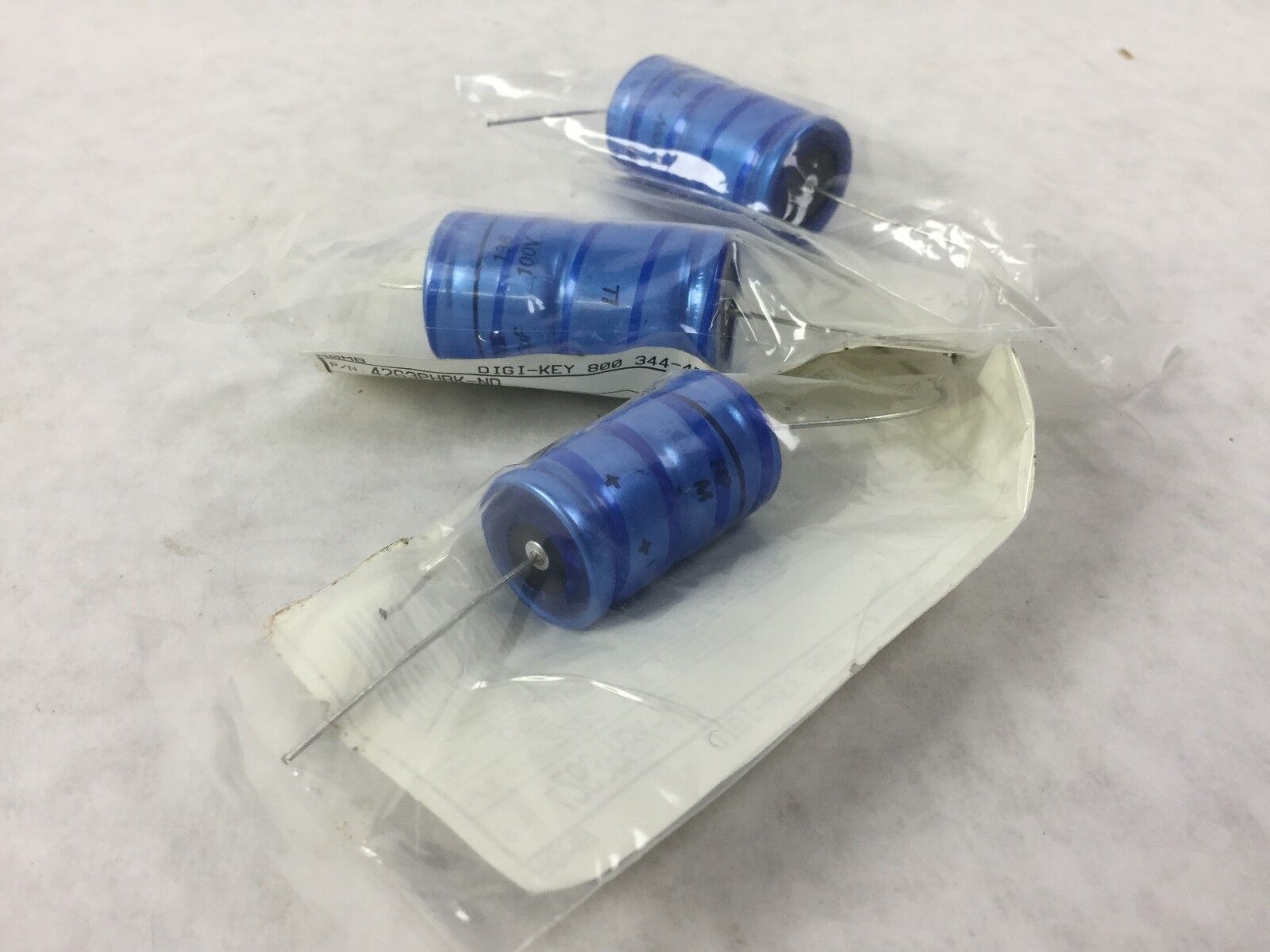Vishay (2222 138 19681) CAP Alum 100V 68OUF Elect Axial, Lot of 3, NEW