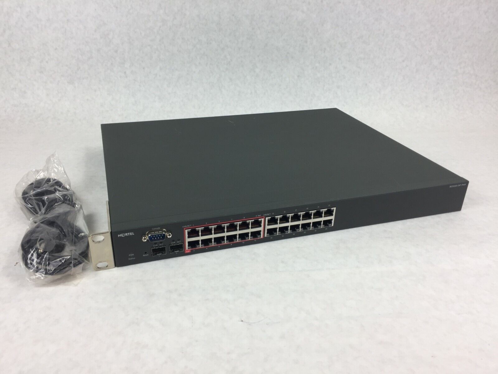 Nortel BES1020-24T-PWR Business Ethernet Switch  Managed   Includes Power Cord