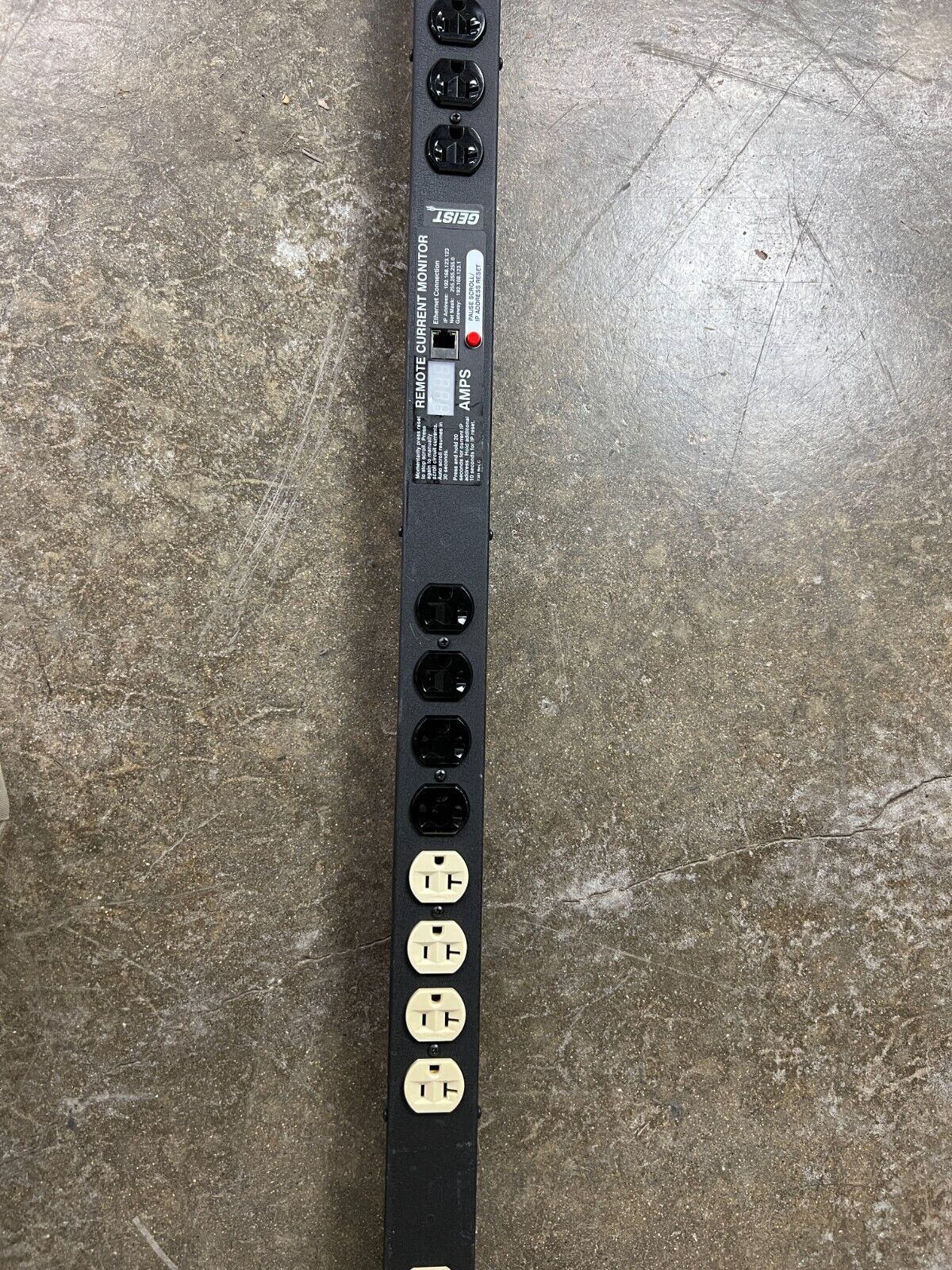 Geist XPBM240-103D20TL5 Smart PDU NEMA 5-20R Plug 30A 120V 24 Outlets