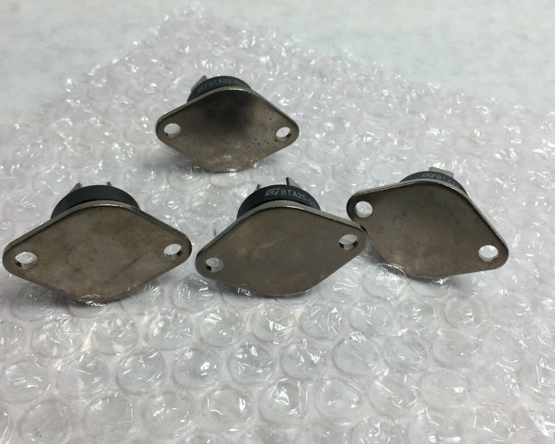 ST BTA25-600AC840 TRIAC  Lot of 4