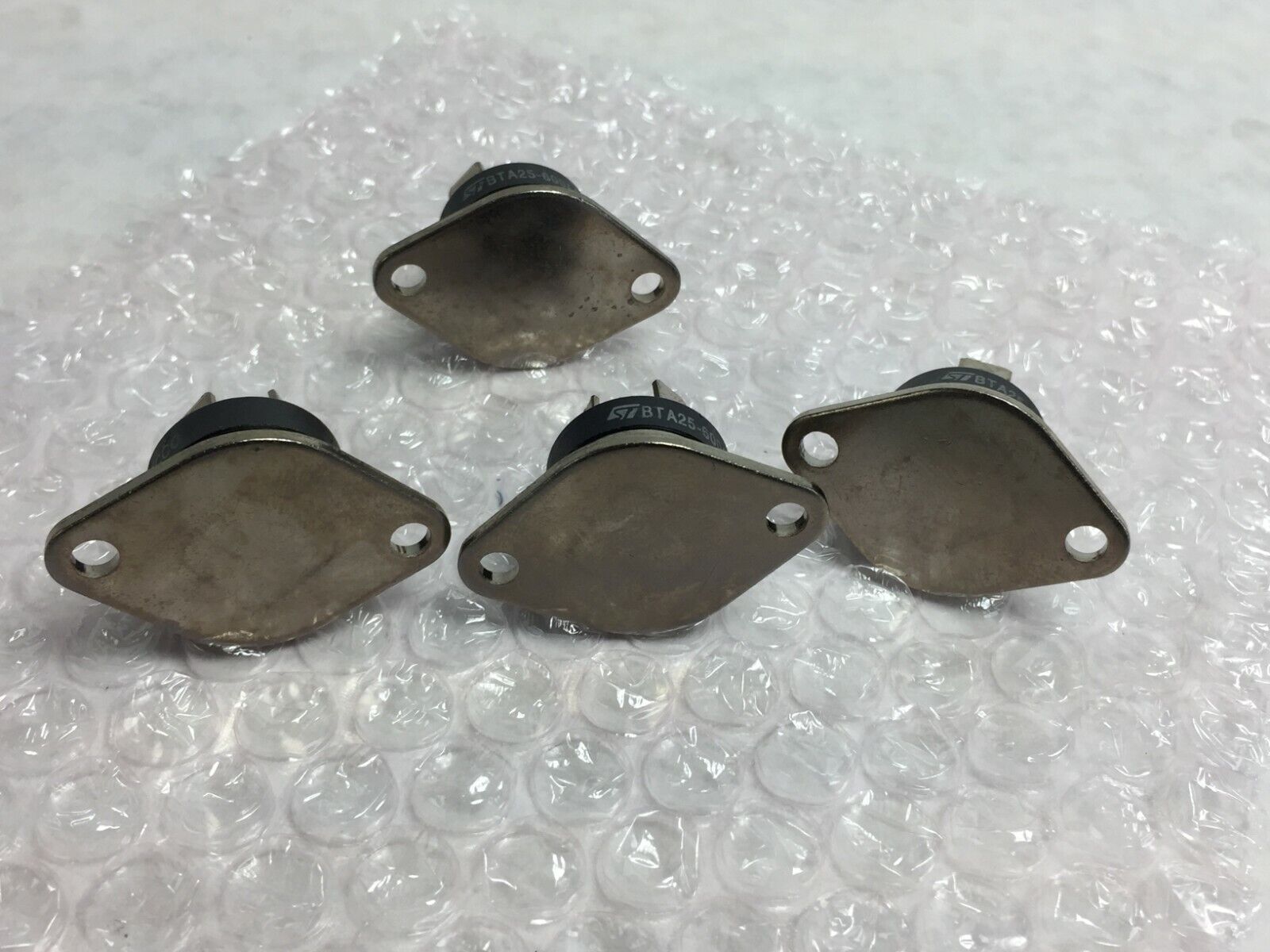 ST BTA25-600AC840 TRIAC  Lot of 4