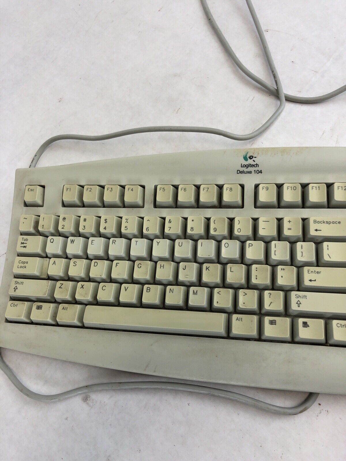 Logitech Deluxe 104 Keyboard Y-SA2