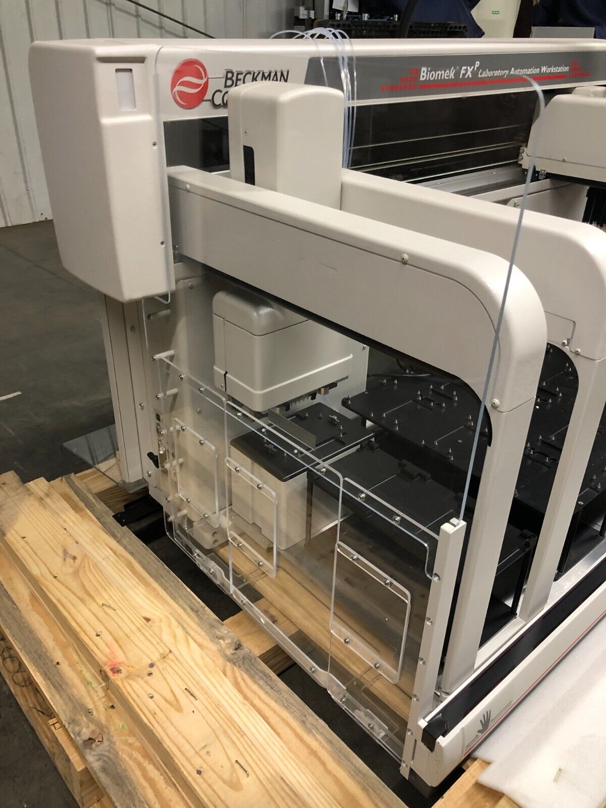 Beckman Coulter Biomek FXP Automated Lab Workstation w/ Tray, Tips, Hood