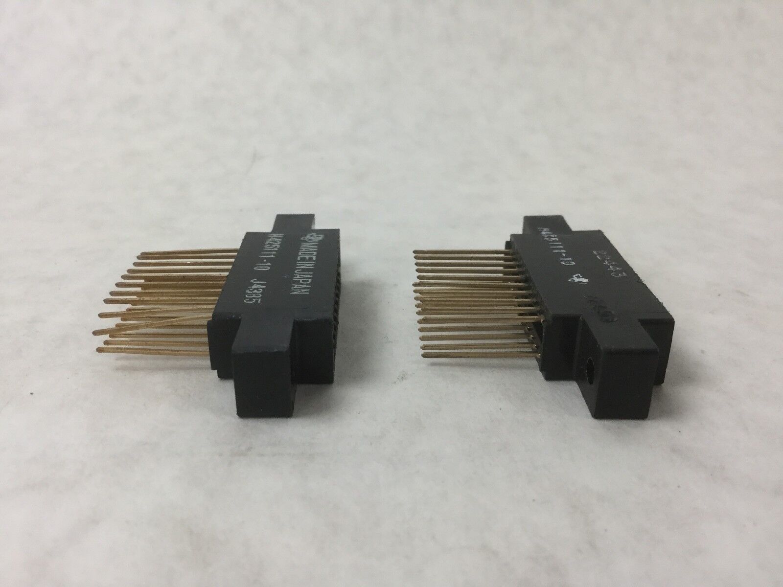 Texas H425111-10 Connector Receptacle, (Lot of 2)