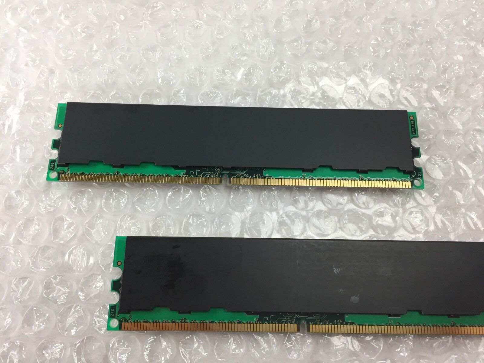 Elpida 2GB (2X1GB) PC2-5300U-555 EBE10UE8ABLA-6E-E Unbuffered Desktop RAM