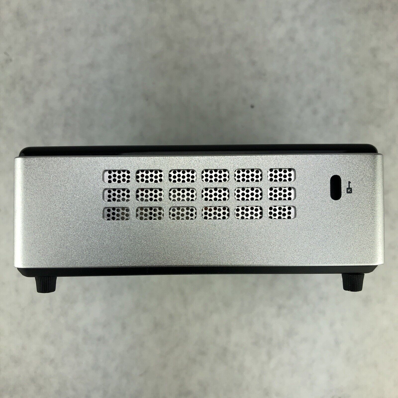 ZOTAC ZBOX-MI521NXS-U Mini i3-4030U 1.90GHz 4GB RAM WiFi No SSD No AC Adapter